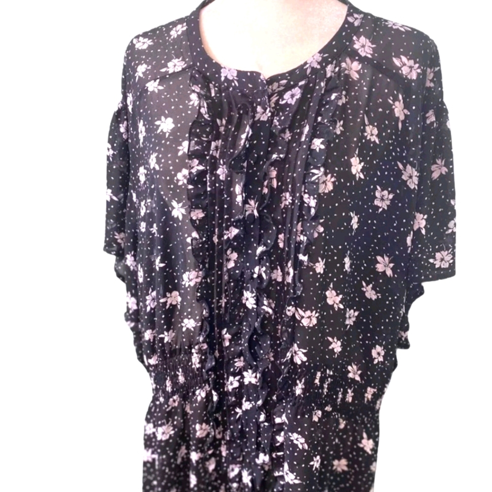Torrid sheer flowered blouse size 6 (6X)